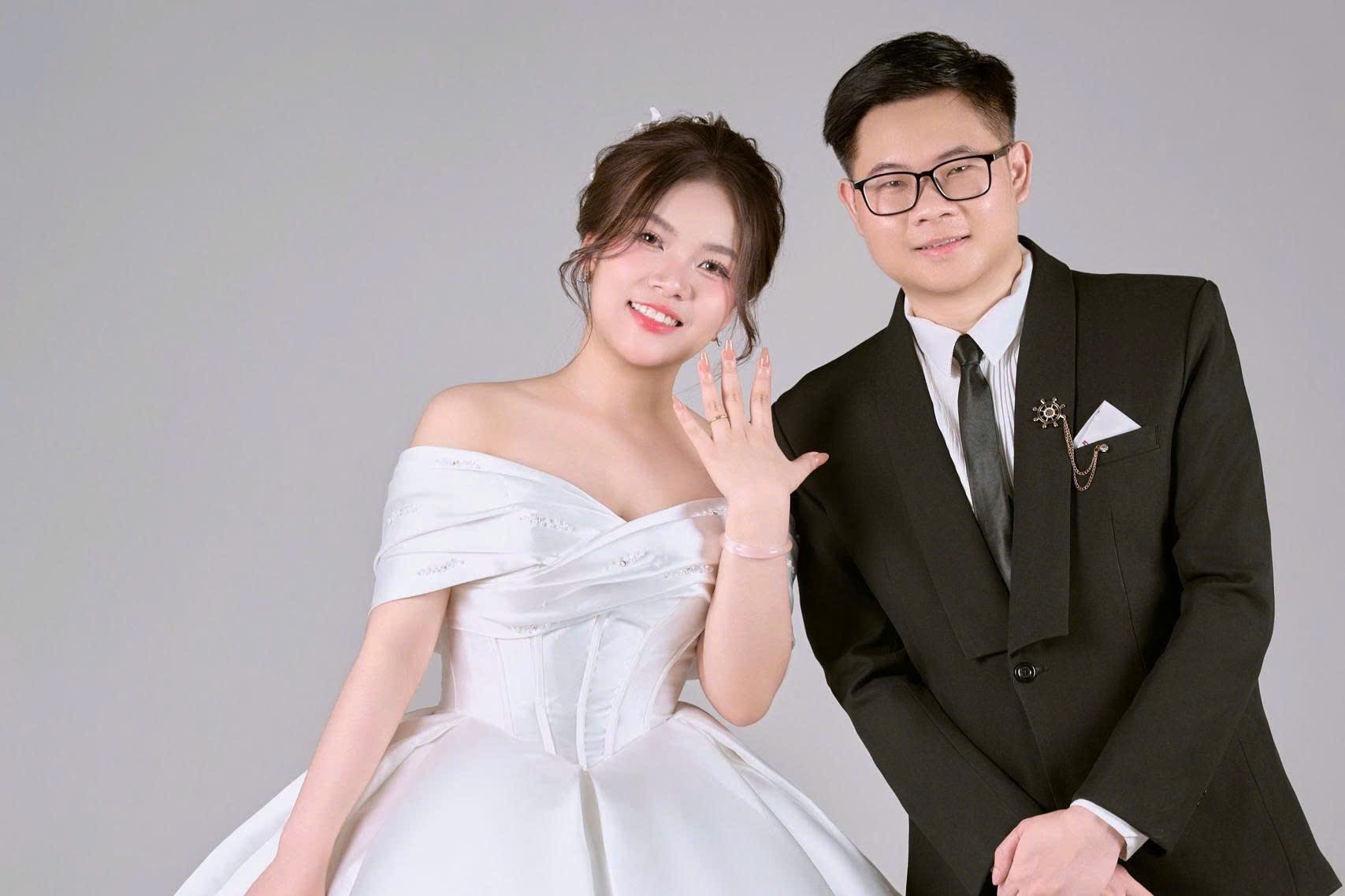 Văn Đông – Hà Thảo