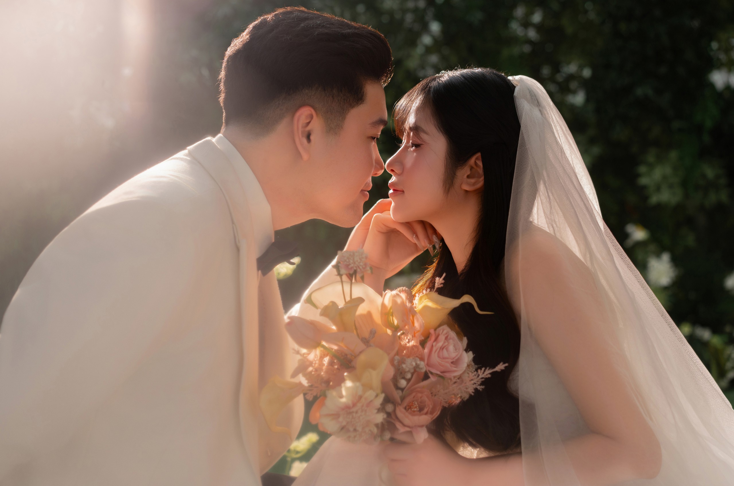 Tú Uyên – Quang Minh